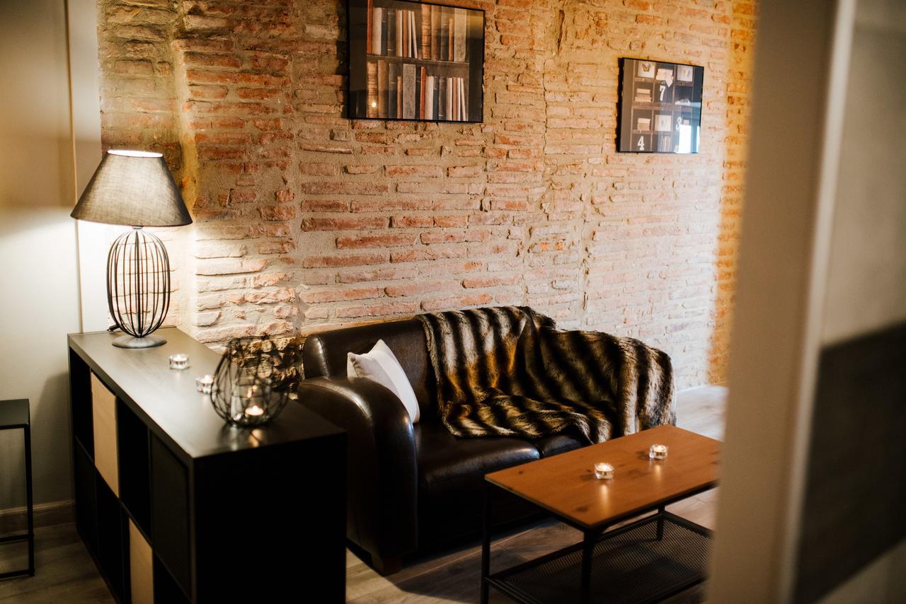La Suite Romantique Avec Jacuzzi Au Coeur De Perpignan Exterior photo