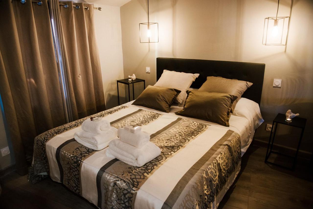 La Suite Romantique Avec Jacuzzi Au Coeur De Perpignan Exterior photo